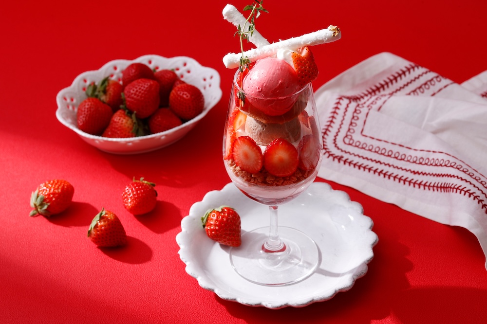 「いちごパフェ」税込み3,000円(サービス料含む)