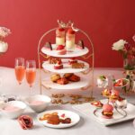 「マンハッタン」にて販売する「ストロベリー＆ショコラアフタヌーンティー」平日・税込み6,380円～、土日祝日・税込み7,480円～（いずれも別途サービス料）