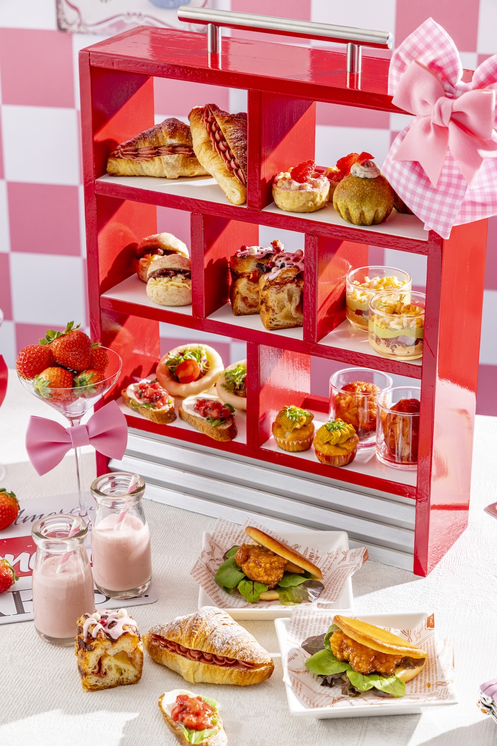 アフタヌーンティー「ストロベリー プティ・ブーランジェリー」イメージ