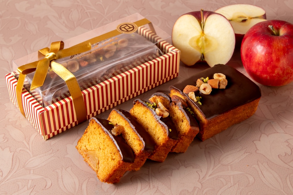 「PATISSERIE TOOTH TOOTH」店舗デザインの「りんごのパウンドケイク」税込み2,001円