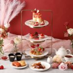 「インルームダイニング」にて販売する「ストロベリー＆ショコラアフタヌーンティー」平日・税込み6,600円、土日祝日・税込み7,150円（いずれも別途サービス料）