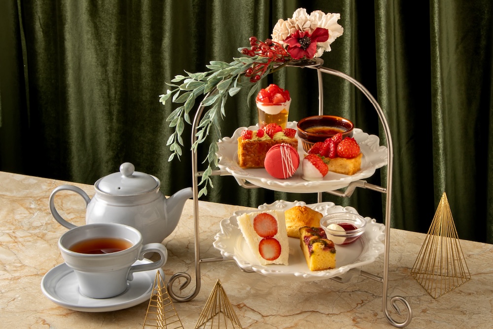 「苺とピスタチオのアフタヌーンティーセット」税込み3,600円