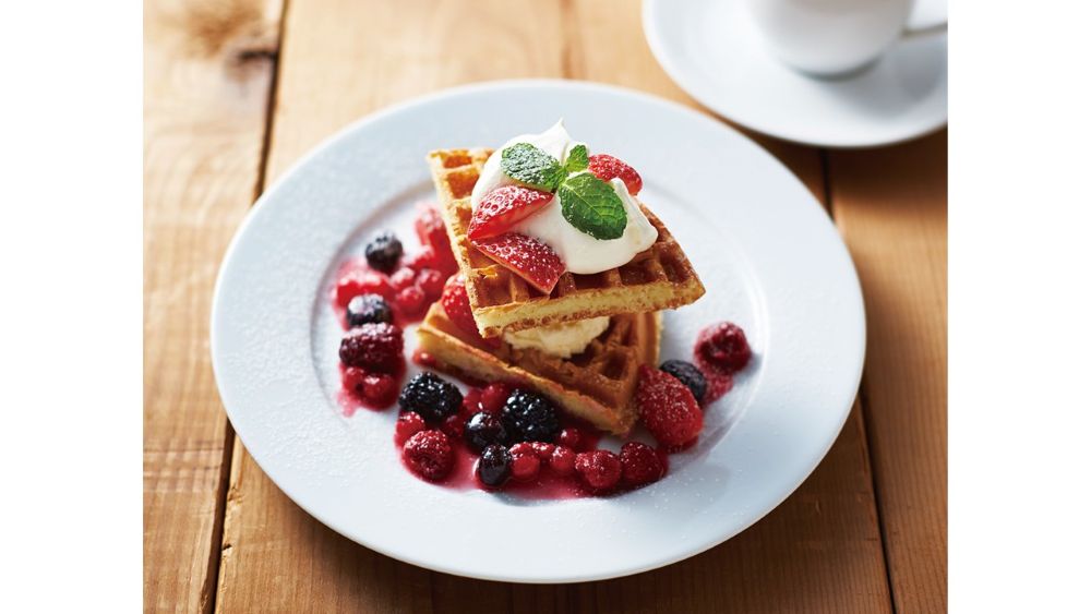 「アーモンドワッフルサンドとお飲物（ミックスベリーとアイスクリーム）」税込み1,375円