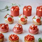 「ストロベリータルト」、「ストロベリー&ミントシュー」、「ストロベリー&ピスタチオムース」各種税込み750円、「プレミアム ストロベリーショートケーキ」税込み850円