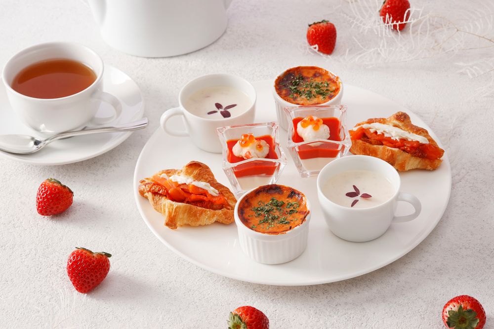 「ストロベリー・ホワイトチョコレート アフタヌーンティー（Strawberry × White Chocolate Afternoon Tea）」イメージ