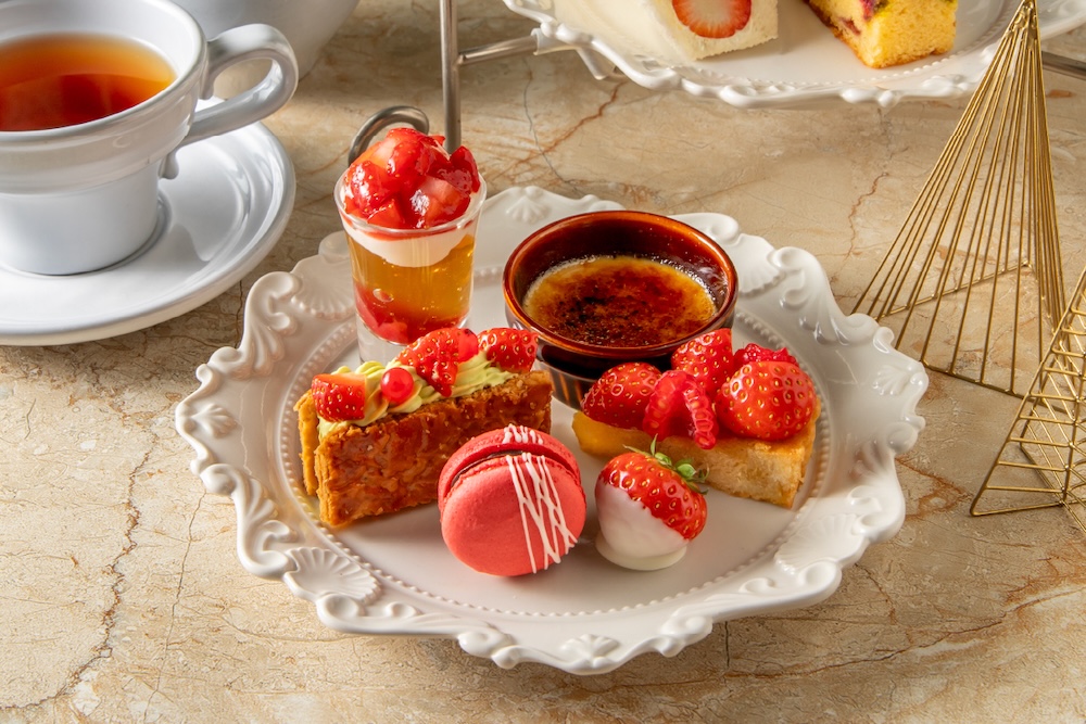 「苺とピスタチオのアフタヌーンティーセット」税込み3,600円