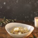 「聖護院かぶらの白ボロネーゼ」四条河原町店はスムージー付きで税込み1,430円、嵯峨野嵐山店はスムージー・フォカッチャ付きで税込み1,540円