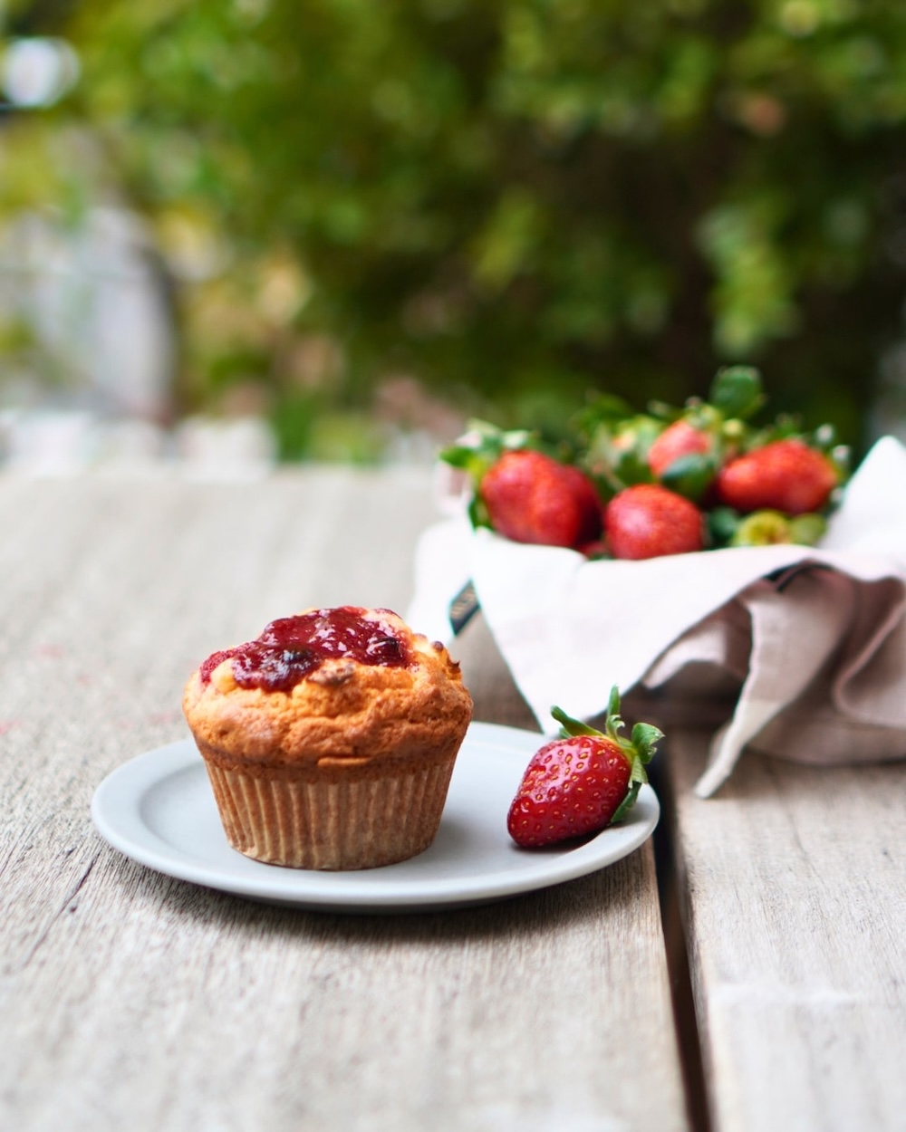 「いちごとクリームチーズのマフィン」テイクアウト・400円 、イートイン・407円