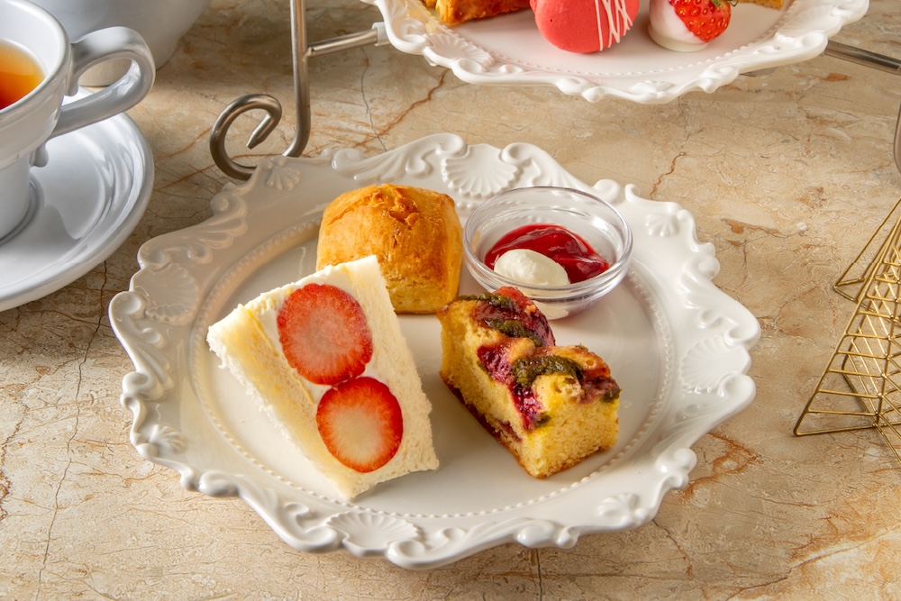 「苺とピスタチオのアフタヌーンティーセット」税込み3,600円