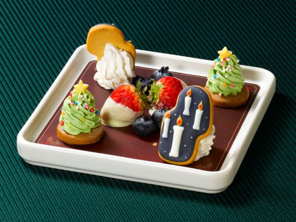 「バックロットカフェ」にて販売する「クリスマスアフタヌーンティー」税込み7,500円