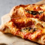 「マルゲリータカルツォーネ」税込み500円