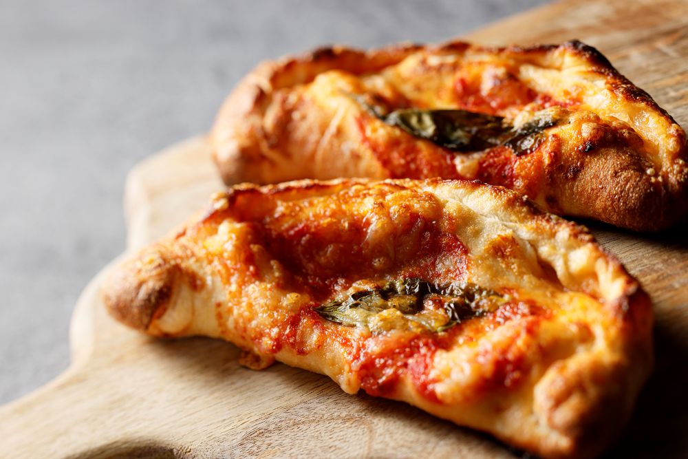 「マルゲリータカルツォーネ」税込み500円