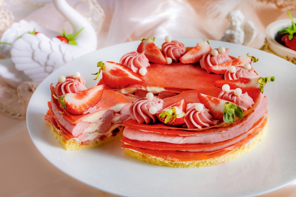 イチゴのスイーツビュッフェ「Strawberry Heaven～いちごに恋した天使の耽美～」イメージ