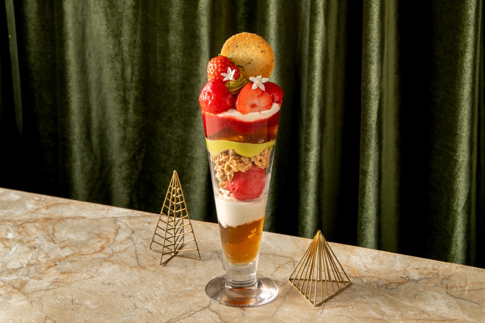 「苺とピスタチオのパルフェ ～ブリアンローズのジュレとともに」税込み1,800円