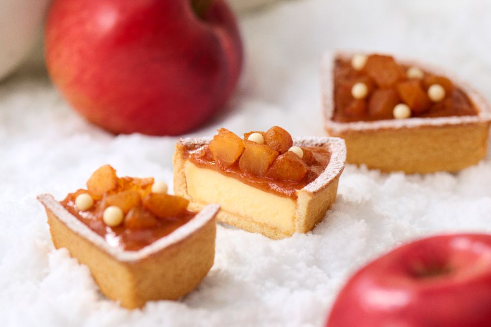 「焼きたてタルト アップルシナモンチーズ」1個・税込み378円