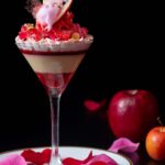 「マリー・アントワネット ティーのパフェ　ドレスのイメージで」イメージ