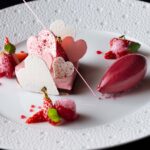 「ハートのヴァシュラン　苺と赤い果実のムース　 マリー・アントワネット ティー香るソースを合わせて」イメージ