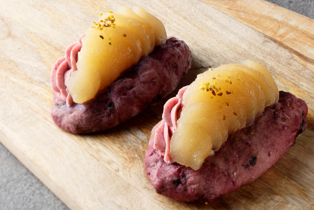 「カシスとラ・フランスのコンポート」税込み600円