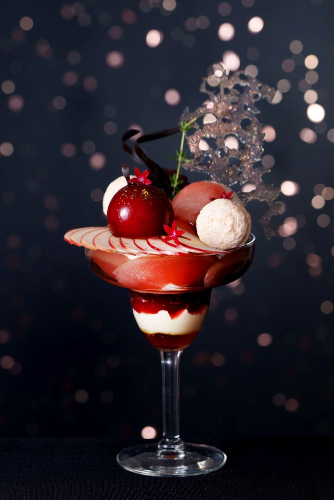 「シーズナルパフェ～アップル プラネット（Apple Planet）～」税込み3,000円（サービス料含む）