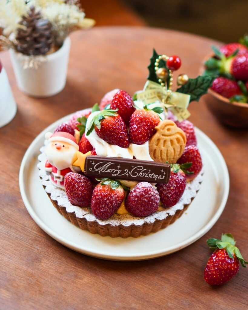 「完熟いちごたっぷりクリスマスタルト」5,500円