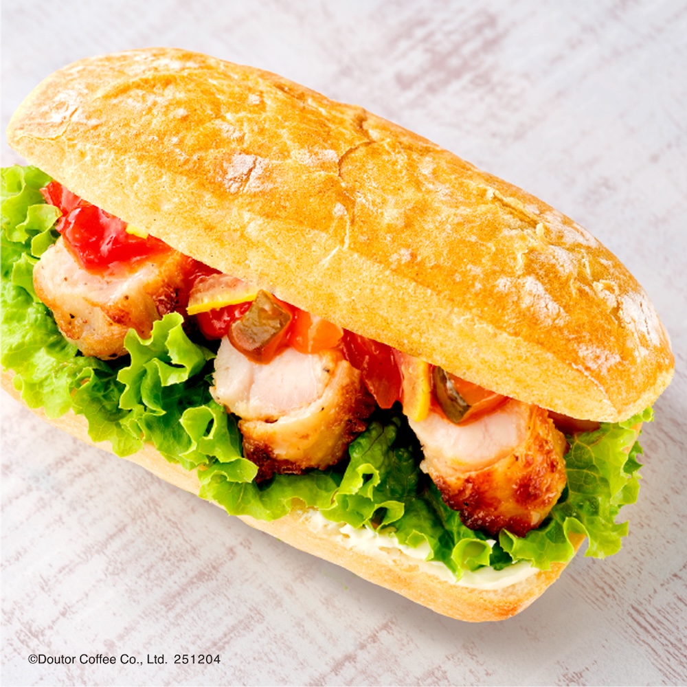 「チャバッタサンド　グリルチキン＆カポナータソース」税込み560円