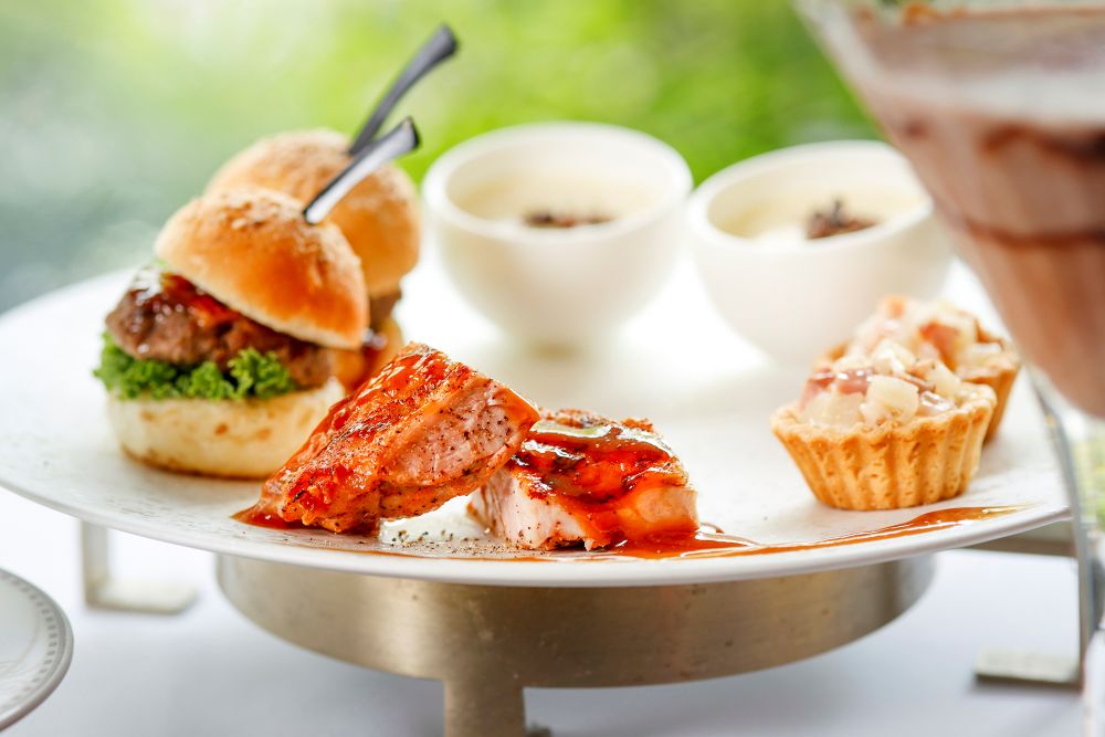 「～Red Luxe～ ストロベリー&ショコラ アフタヌーンティー」イメージ