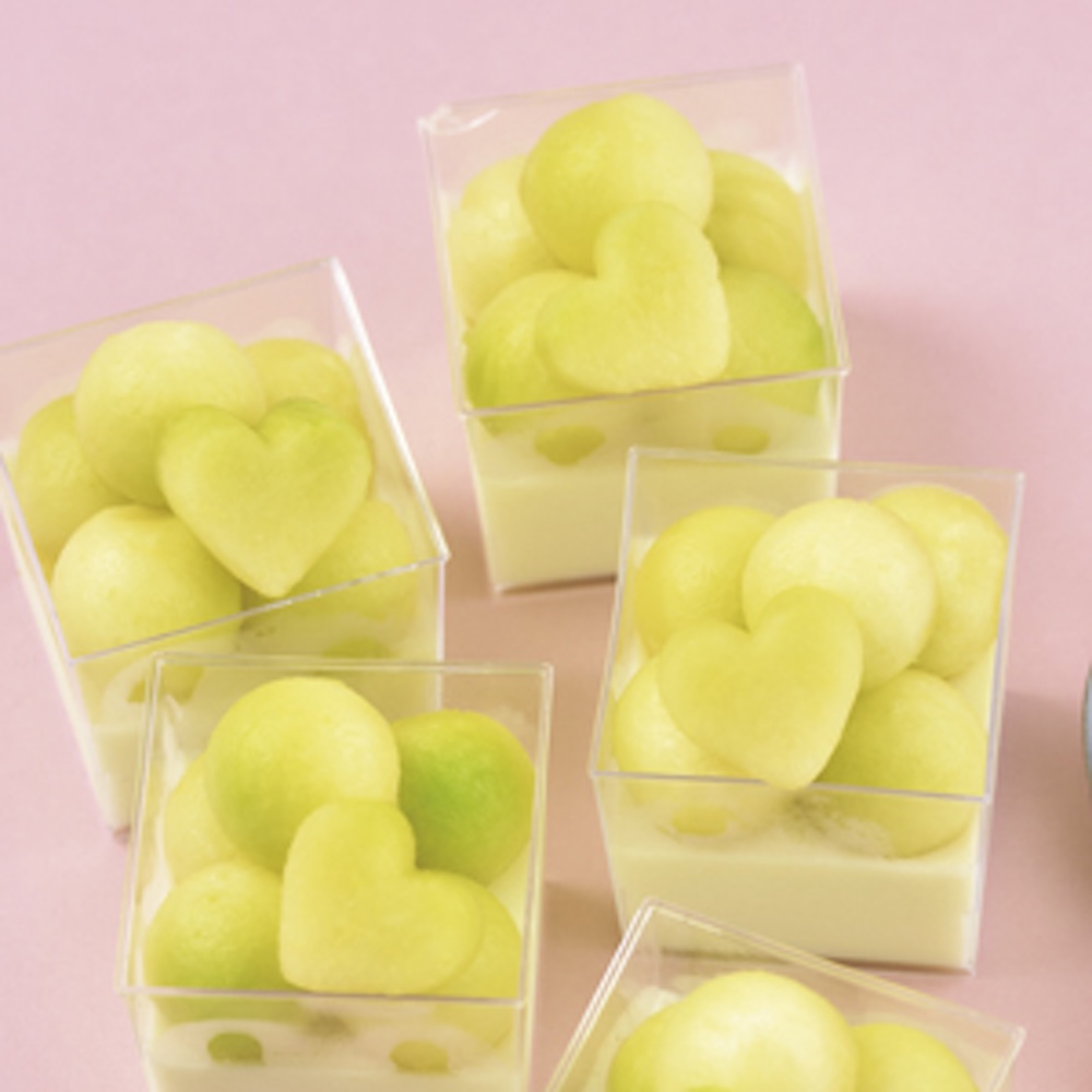 「作ってあげたい　かわいいお菓子」掲載イメージ