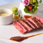 オプションメニューの「ステーキランチ」税込み3,000円(サービス料含む)