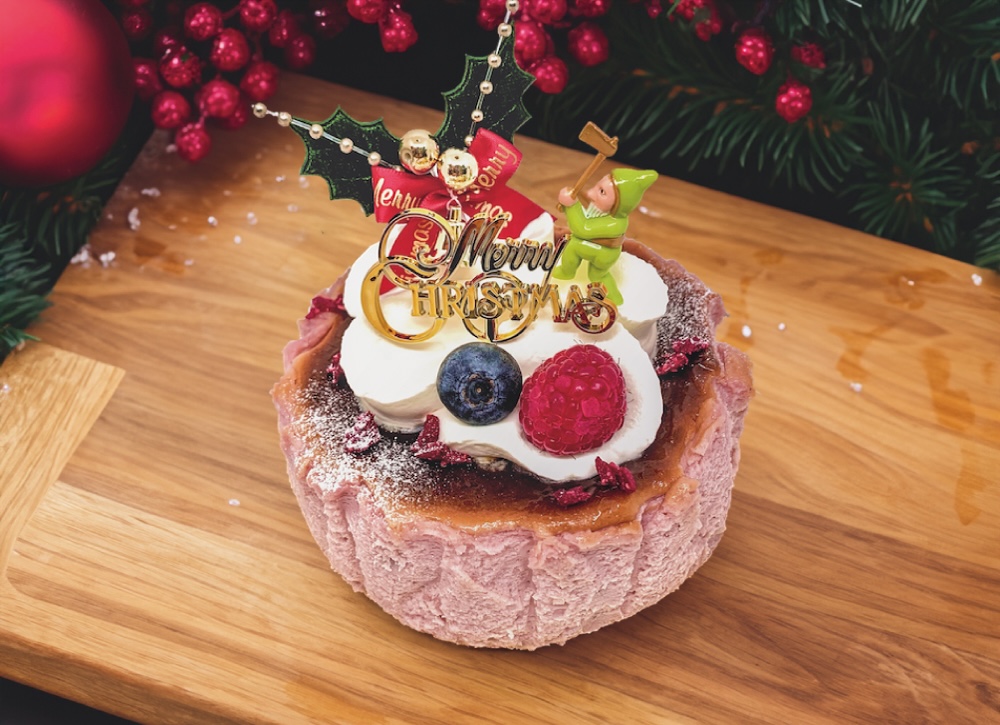 「クリスマスルビーバスクチーズケーキ」3,990円（送料含む）