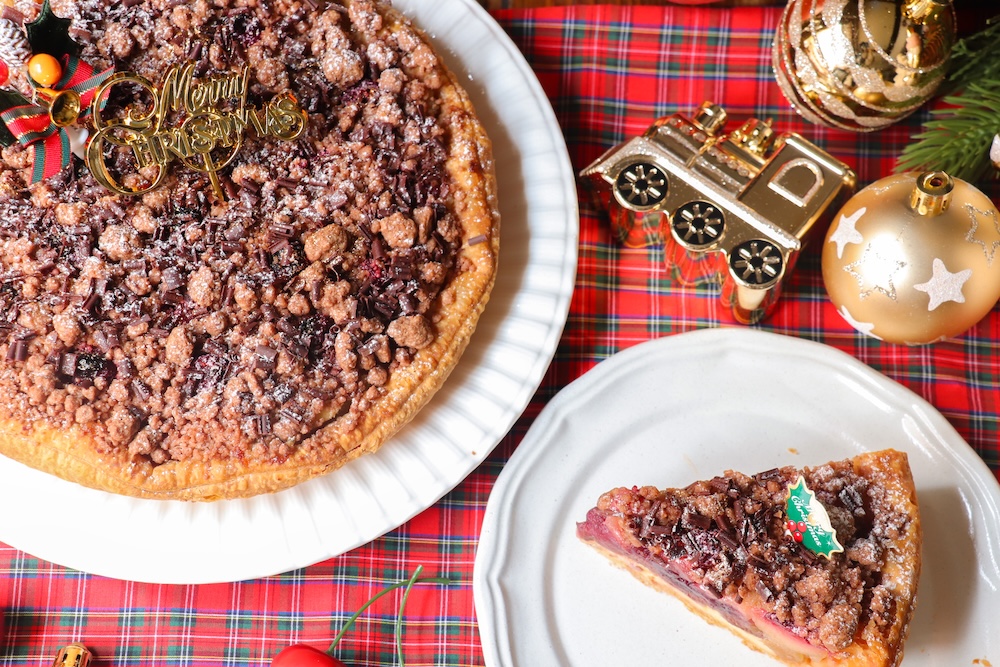 「チョコレートとチェリーのクリスマスアップルパイ」イメージ