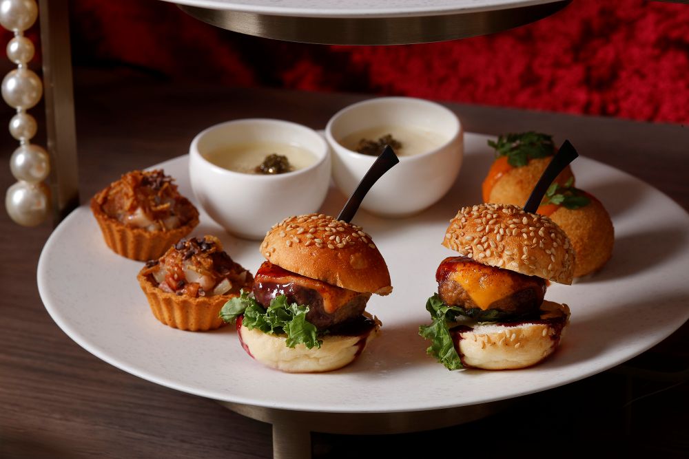 「ルビーエレガンス クリスマスアフタヌーンティー」イメージ