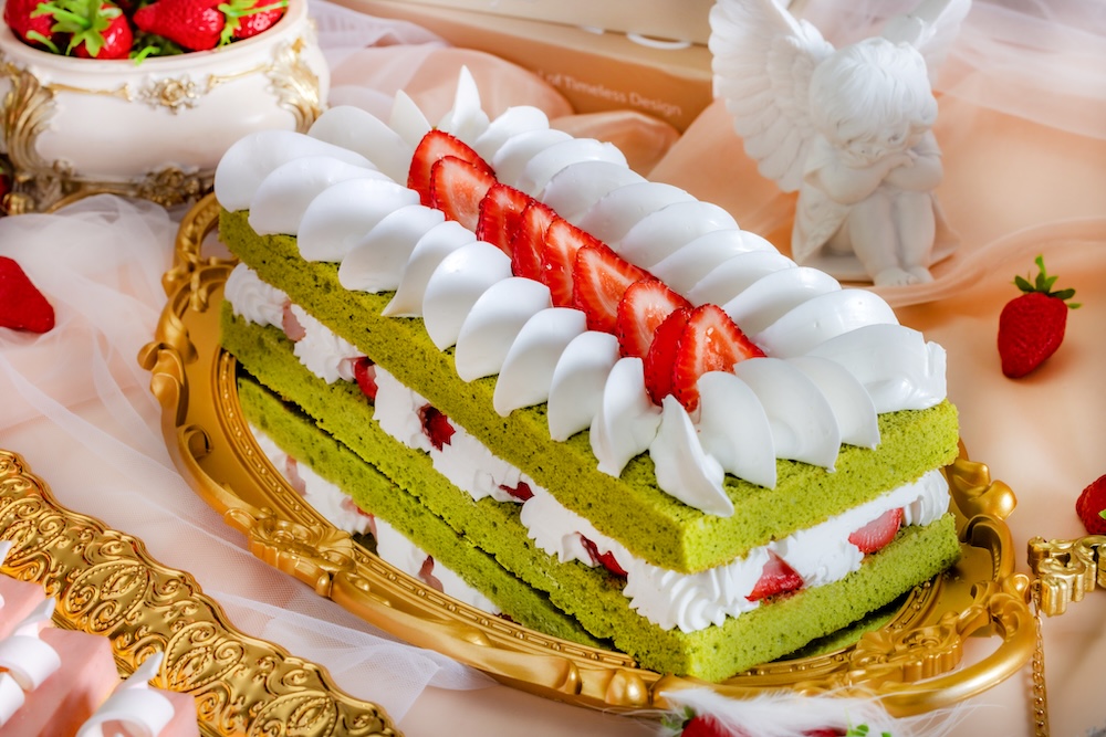 イチゴのスイーツビュッフェ「Strawberry Heaven～いちごに恋した天使の耽美～」イメージ