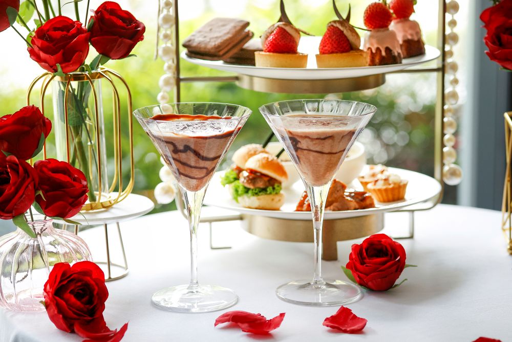 オプションドリンクの「ラズベリー チョコレートマティーニ」税込み1,840円（サービス料含む）