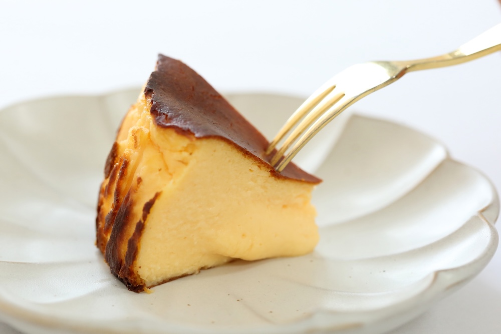 「バスクチーズケーキ（プレーン）」ホール・税込み3,780円（送料含む）