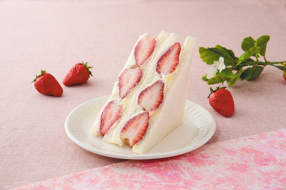 2026年1月7日より発売される「苺＆ホイップサンド」税込み473円