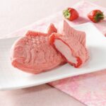 12月30日に発売される「Uchi Café　もっちりとした紅いたい焼き　いちごクリーム」税込み189円