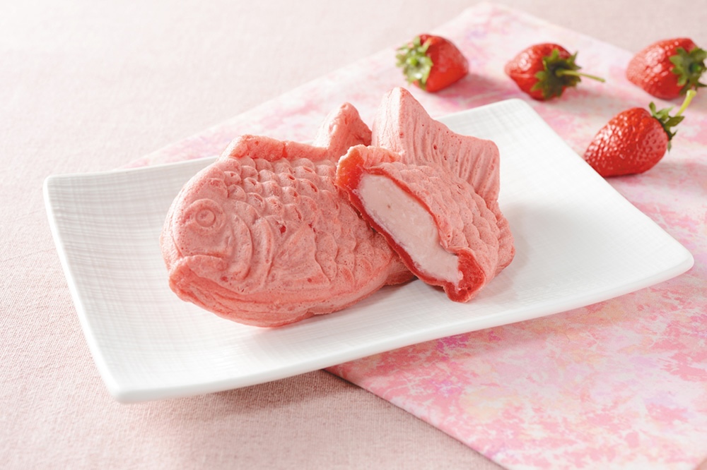 12月30日に発売される「Uchi Café　もっちりとした紅いたい焼き　いちごクリーム」税込み189円