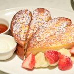 「フラッフィーフレンチトースト」1,980円(別途サービス料)