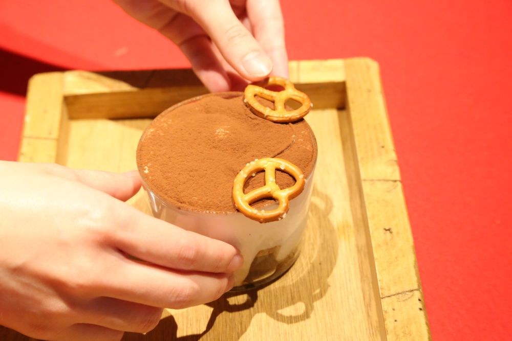 「組み立てるトナカイティラミス」税込み680円