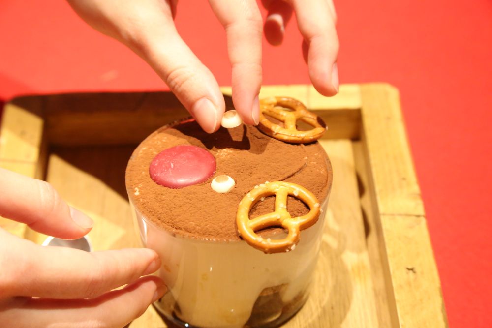 「組み立てるトナカイティラミス」税込み680円