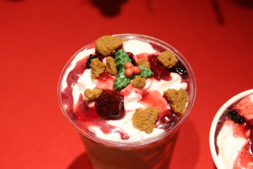 「抹茶ベリーノエルフラッペ」イートイン・税込み780円、テイクアウト・税込み765円