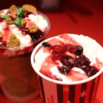 「メリーベリーズキャラメルラテ」イートイン・税込み680円、テイクアウト・税込み668円