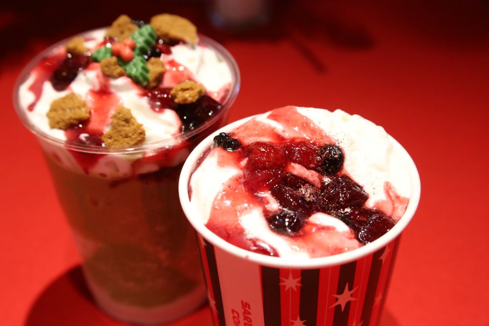 「メリーベリーズキャラメルラテ」イートイン・税込み680円、テイクアウト・税込み668円