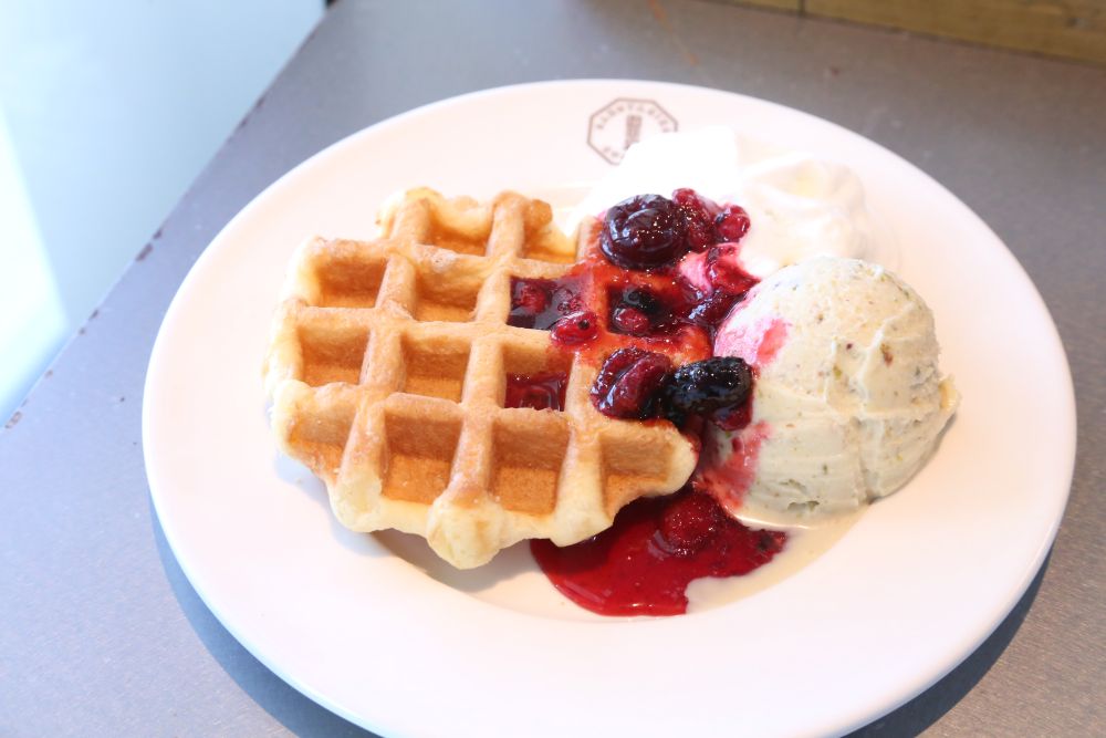 「クリスマスワッフルプレート」税込み700円