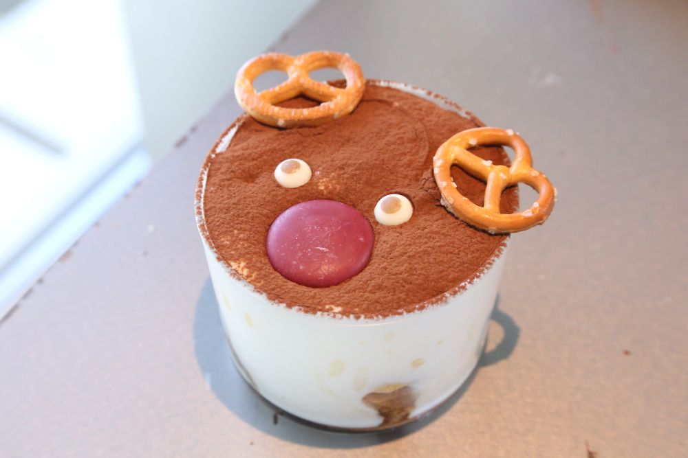 「組み立てるトナカイティラミス」税込み680円