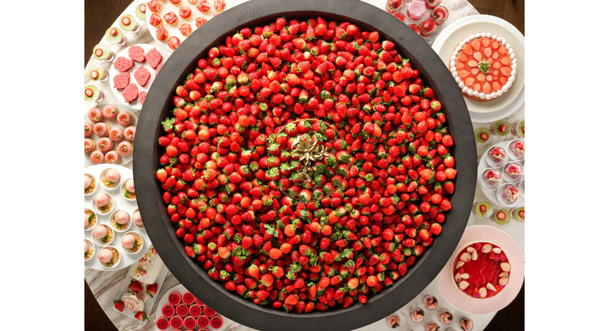 恋するいちごビュッフェ ～It’s Strawesome！～（平日限定）“いちごボウル”が主役に1/7(水)〜登場
