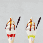 左から「フルーツパフェ(あまおう苺)」、「フルーツパフェ(シャインマスカット)」イメージ