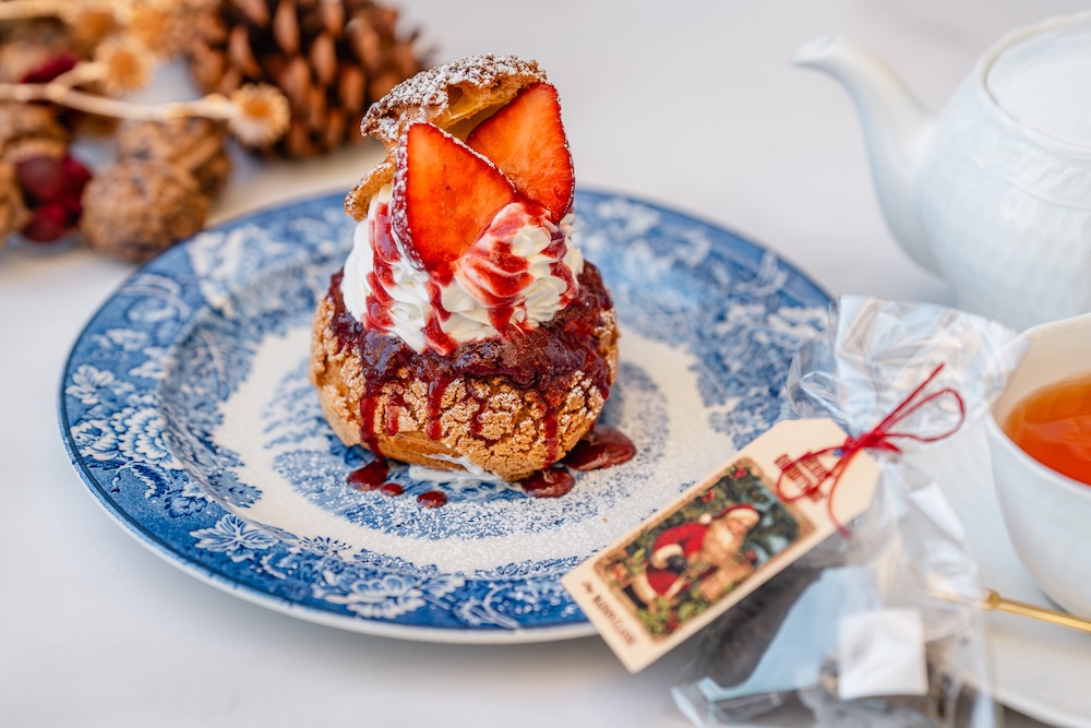 「たっぷり苺のショートシュークリーム」イメージ