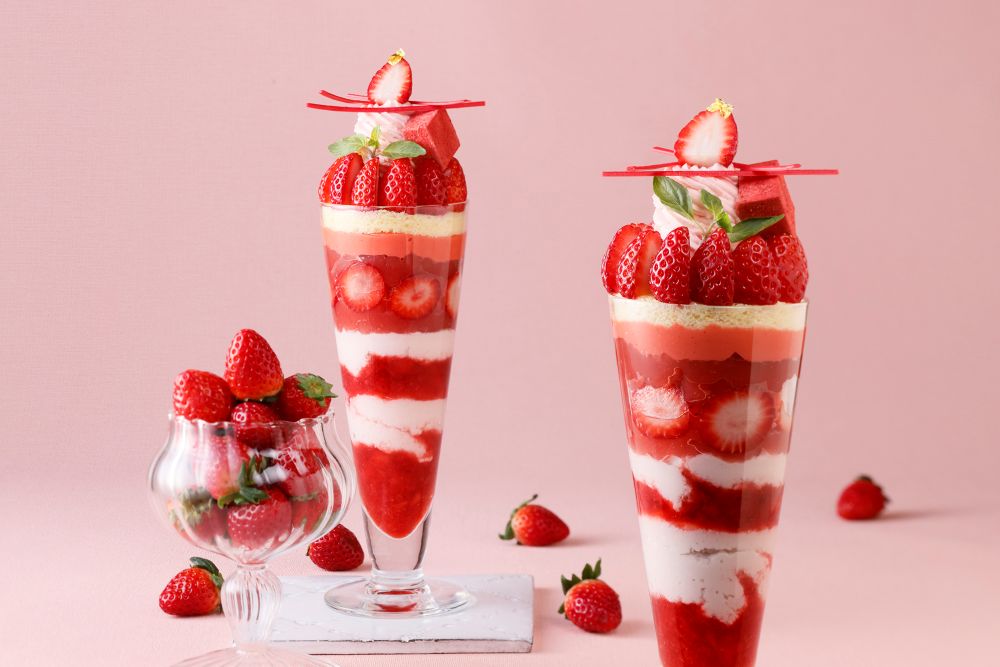 「あまおういちごパフェ」イメージ