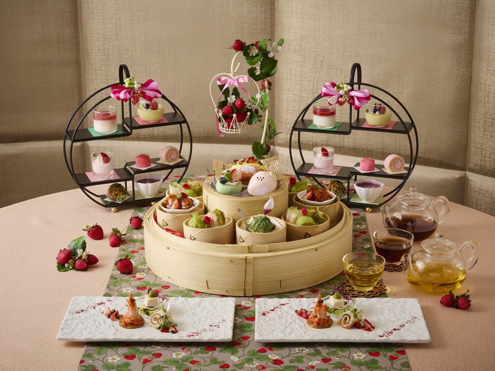 「いちごとピスタチオのチャイニーズアフタヌーンティー」税込み8,500円(サービス料含む)